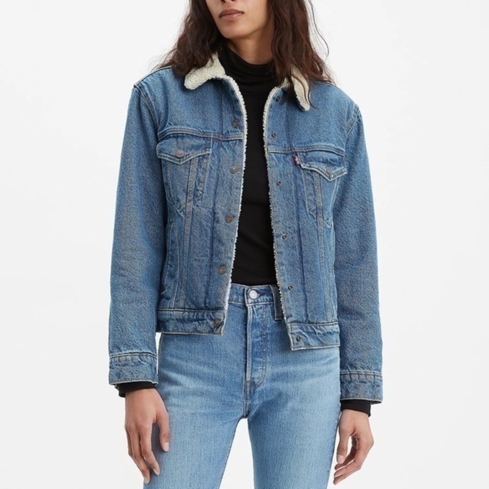 LEVI’S Ex-Boyfriend Sherpa Trucker Jacket Large